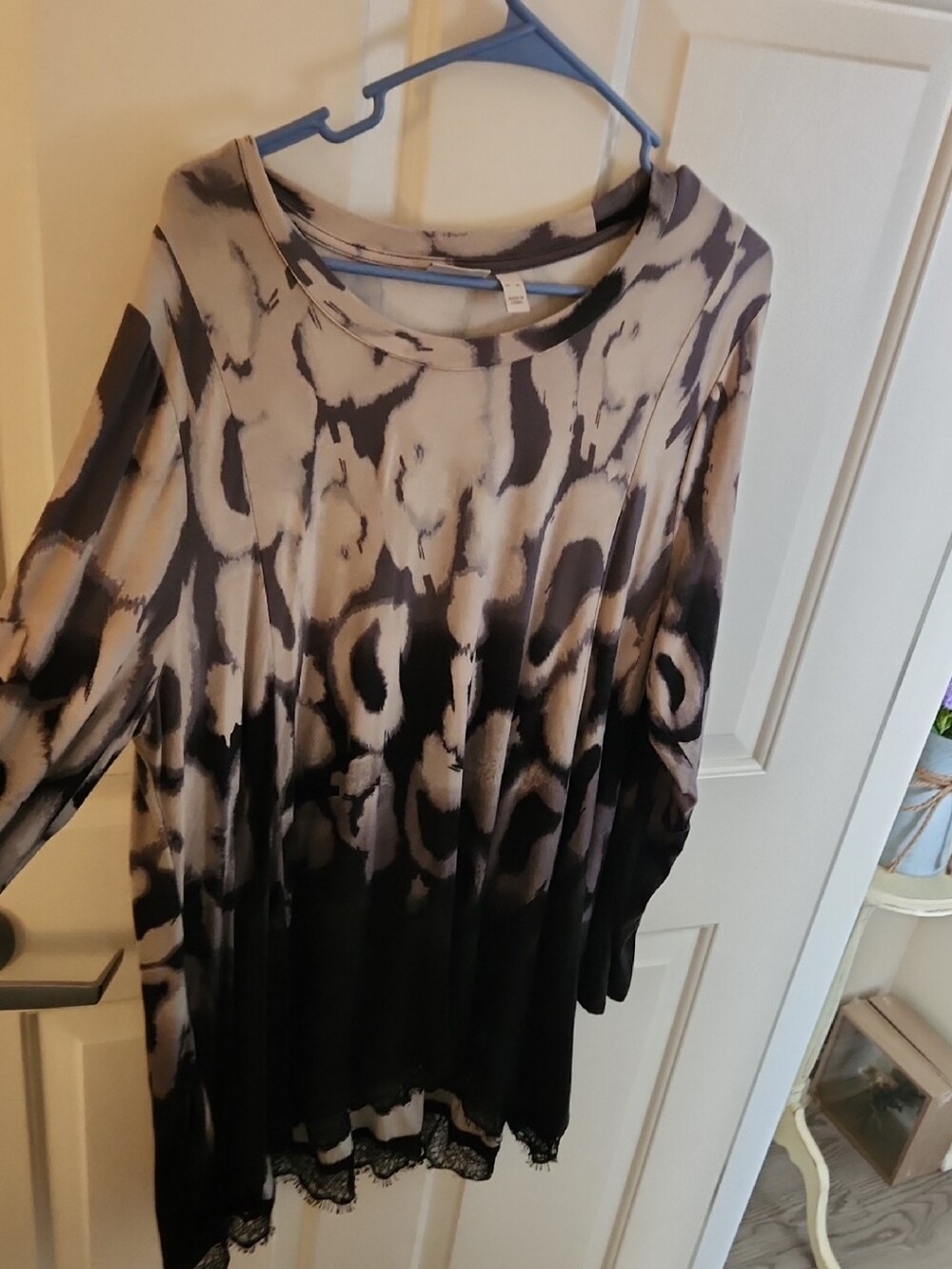 LOGO by Lori Goldstein Black and Cream Abstract Print Long Sleeve Tunic